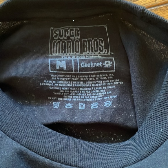 Black long sleeve t-shirt. Mario (super Mario bros). Size M. Brand new. - Picture 3 of 3